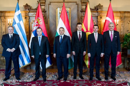 Orbán Viktor miniszterelnök, Szijjártó Péter Külgazdasági és Külügyminiszter, ötoldalú miniszteri találkozó